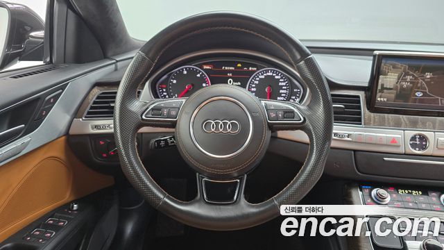 Audi A8 2015 — photo 13