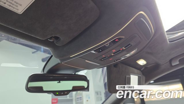Audi A8 2015 — photo 19