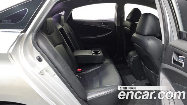 Hyundai Sonata 2012 — photo 11