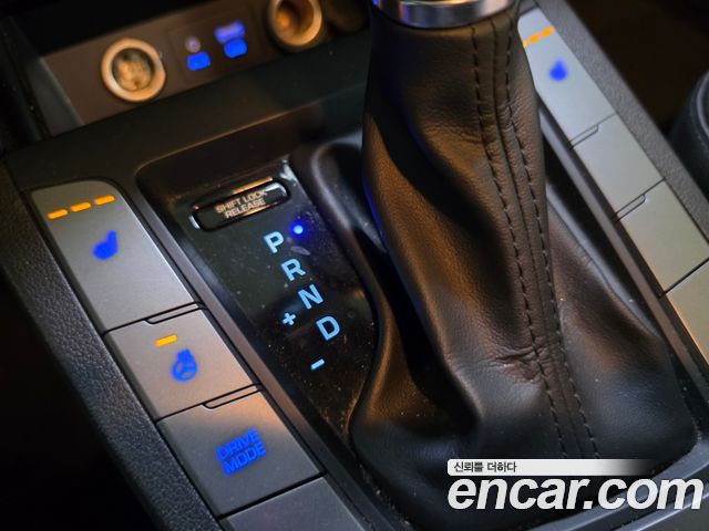 Hyundai AVANTE 2016 — photo 16