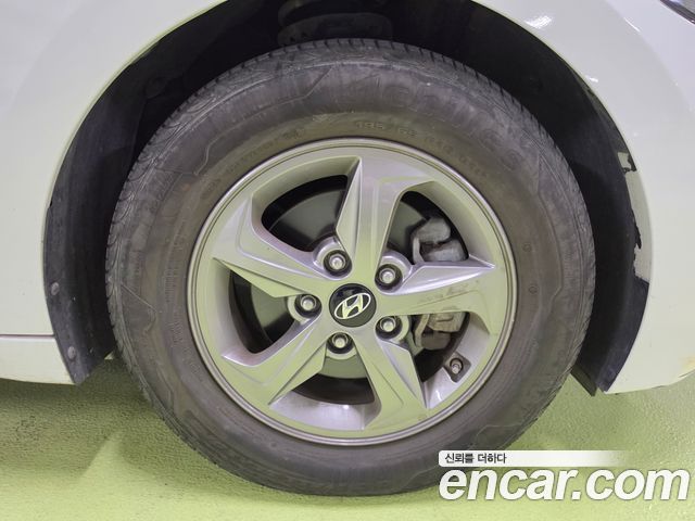 Hyundai AVANTE 2016 — photo 18