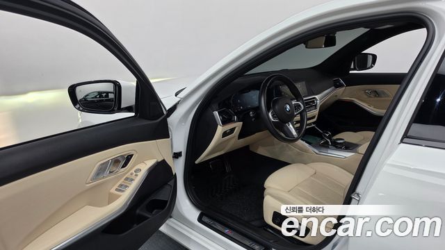 BMW 3-Series 2022 — photo 13