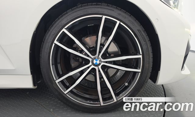 BMW 3-Series 2022 — photo 7