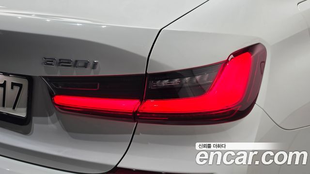 BMW 3-Series 2022 — photo 9