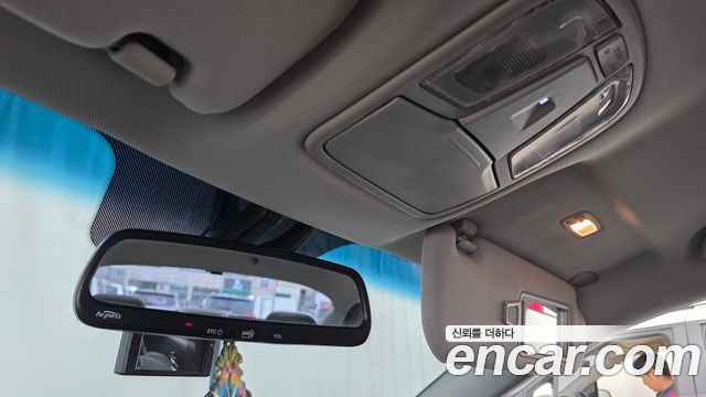 Kia K5 2012 — photo 17