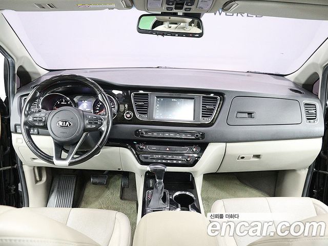 Kia Canival 2019 — photo 14