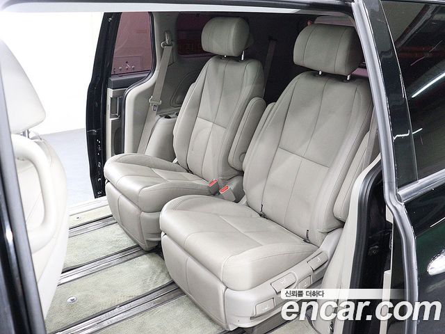 Kia Canival 2019 — photo 16