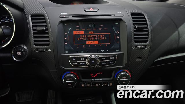 Kia K3 2014 — photo 20