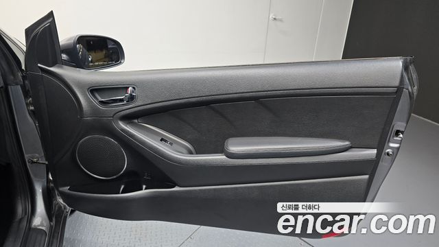 Kia K3 2014 — photo 14