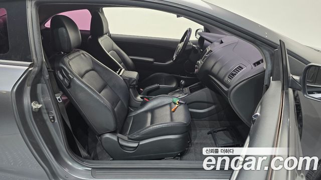 Kia K3 2014 — photo 16