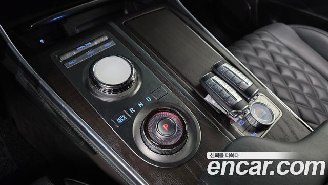Genesis GV80 2023 — photo 12