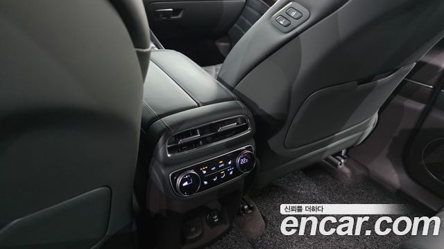 Genesis GV80 2023 — photo 27