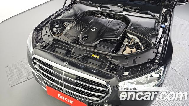 Mercedes-Benz S-Class 2023 — photo 6