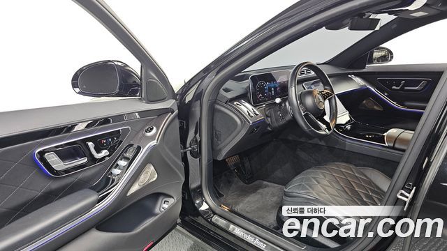 Mercedes-Benz S-Class 2023 — photo 13