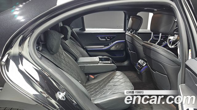 Mercedes-Benz S-Class 2023 — photo 17