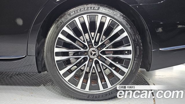 Mercedes-Benz S-Class 2023 — photo 7
