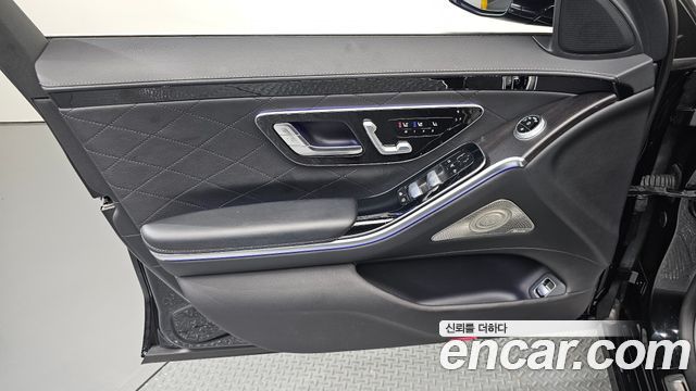Mercedes-Benz S-Class 2023 — photo 14
