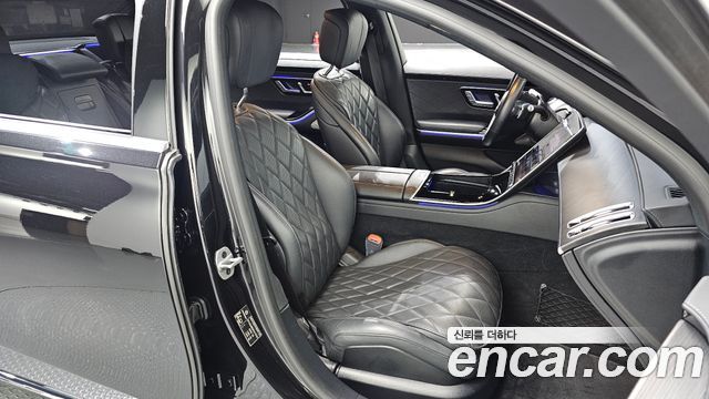 Mercedes-Benz S-Class 2023 — photo 16