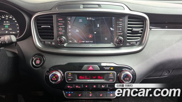 Kia Sorento 2018 — photo 13