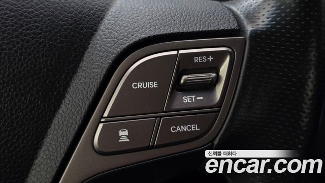 Hyundai Santafe 2018 — photo 16
