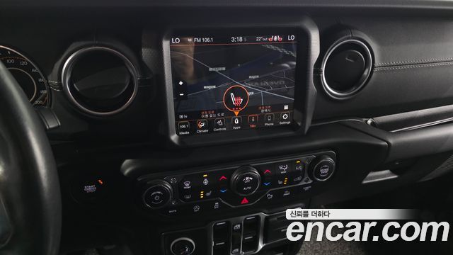 Jeep Wrangler 2021 — photo 20