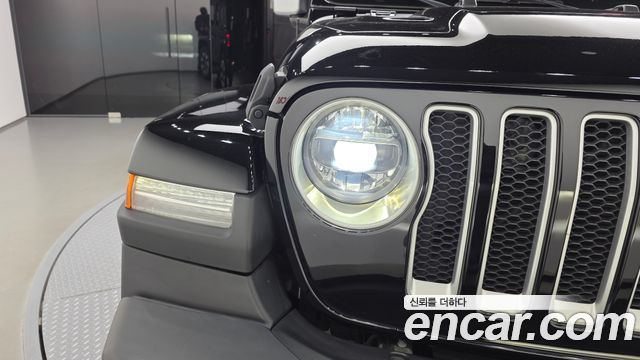 Jeep Wrangler 2021 — photo 8