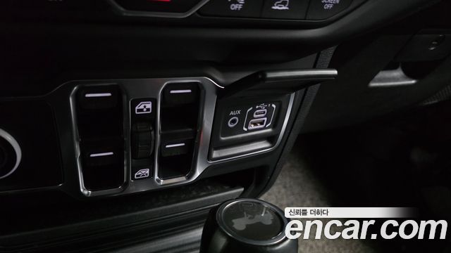 Jeep Wrangler 2021 — photo 30