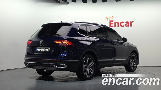 Volkswagen Tiguan 2023 — photo 2