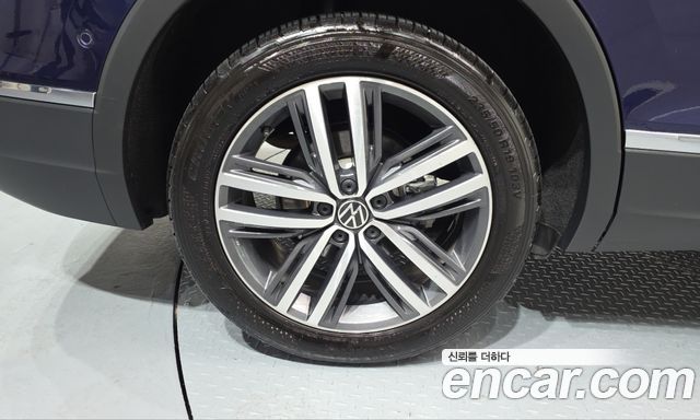 Volkswagen Tiguan 2023 — photo 5