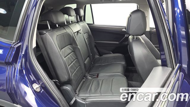 Volkswagen Tiguan 2023 — photo 17