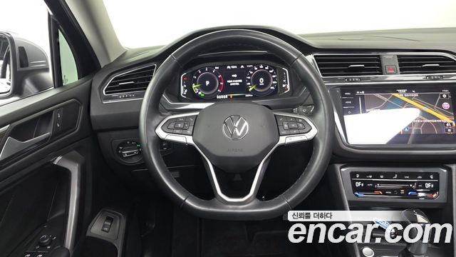 Volkswagen Tiguan 2023 — photo 18