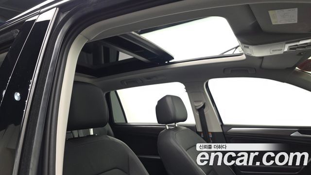 Volkswagen Tiguan 2023 — photo 22