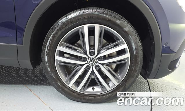 Volkswagen Tiguan 2023 — photo 7