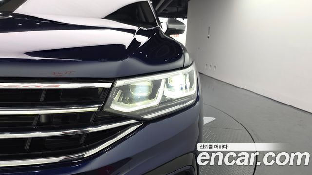 Volkswagen Tiguan 2023 — photo 8