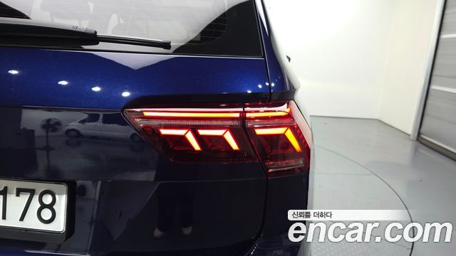 Volkswagen Tiguan 2023 — photo 9