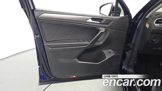 Volkswagen Tiguan 2023 — photo 14