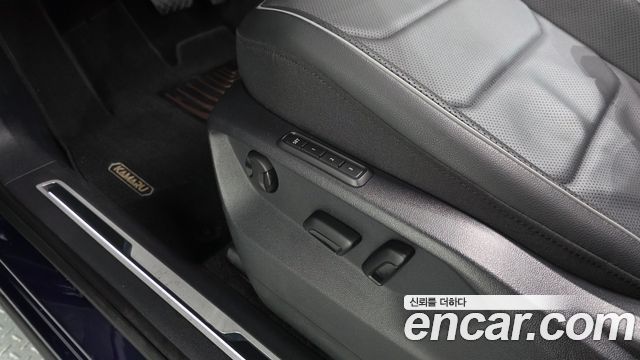 Volkswagen Tiguan 2023 — photo 28