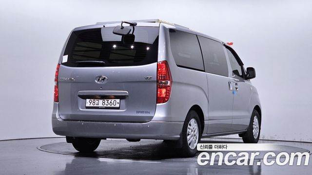 Hyundai Starex 2021 — photo 2