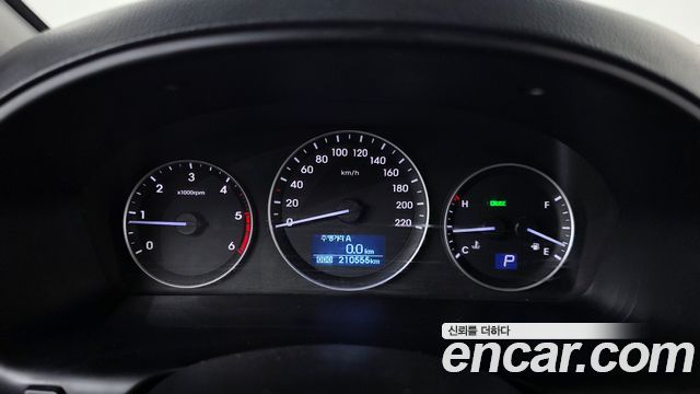 Hyundai Starex 2018 — photo 8
