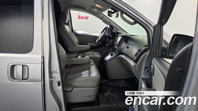 Hyundai Starex 2018 — photo 11
