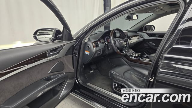 Audi A8 2013 — photo 13