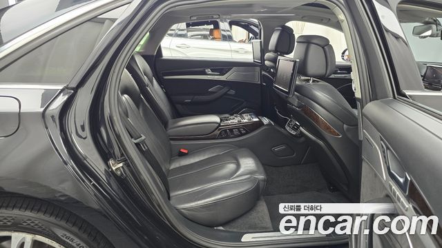 Audi A8 2013 — photo 17