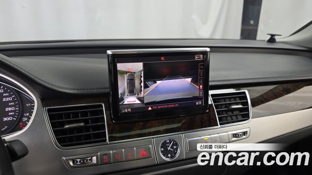 Audi A8 2013 — photo 22