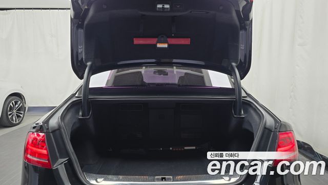 Audi A8 2013 — photo 25