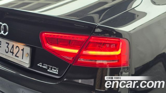 Audi A8 2013 — photo 9