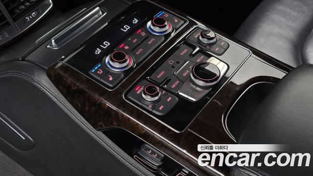 Audi A8 2013 — photo 28