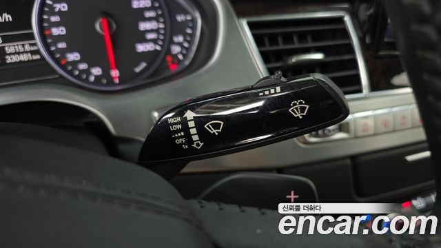Audi A8 2013 — photo 32