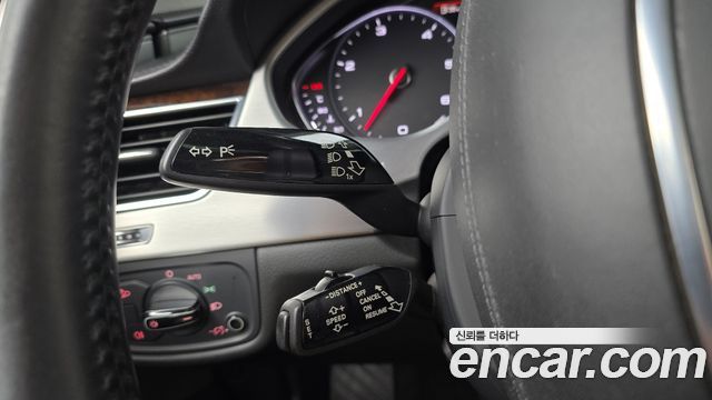 Audi A8 2013 — photo 33