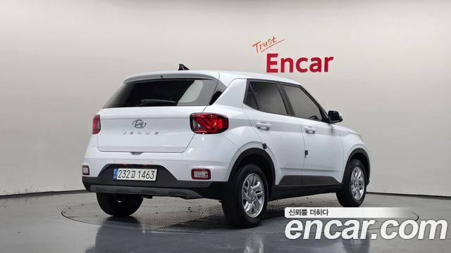 Hyundai Venue 2022 — photo 2