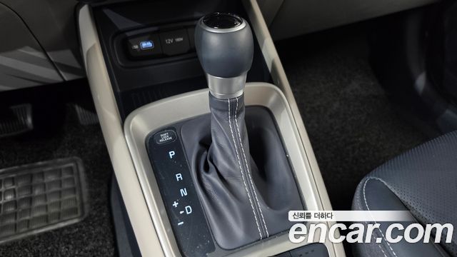 Hyundai Venue 2022 — photo 12